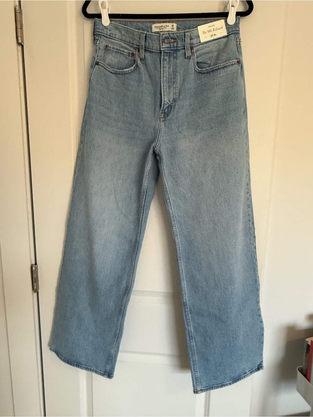 Abercrombie 90s Relaxed High-Rise Jeans (NWT)
